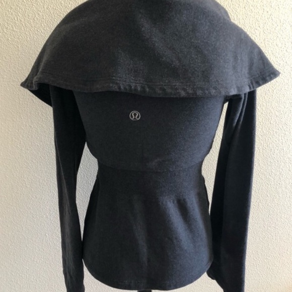 Lululemon Black Extremely Rare Over The Top Jacket Size 4 - Picture 7 of 7